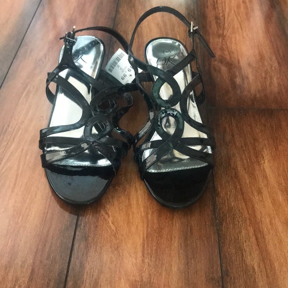 Shoes - Picture 1 of 3